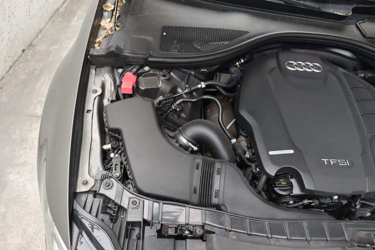 Used Audi A6L 2018 30th Anniversary Edition TFSI Trendy Model Engine Bay Right