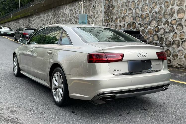 Used Audi A6L 2018 30th Anniversary Edition 35 TFSI Fashion Model Exterior 4