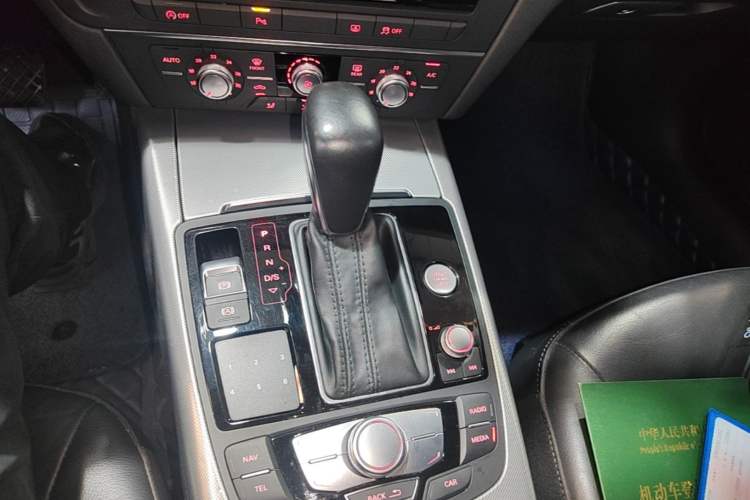 Used Audi A6L 2018 30th Anniversary Edition TFSI Trendy Model Gear Lever