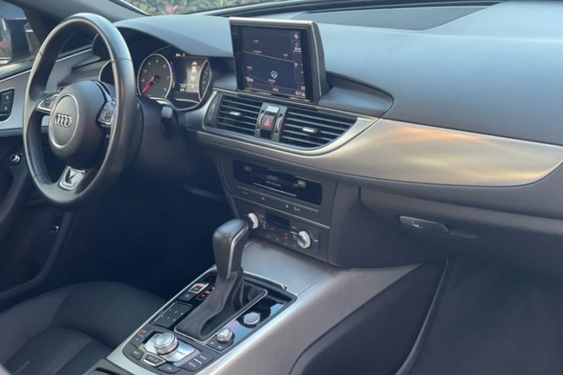 Used Audi A6L 2018 30th Anniversary Edition 35 TFSI Sport Edition Interior 2