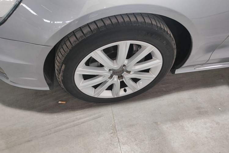 Used Audi A6L 2018 30th Anniversary Edition TFSI Trendy Model Left Front Wheel Hub