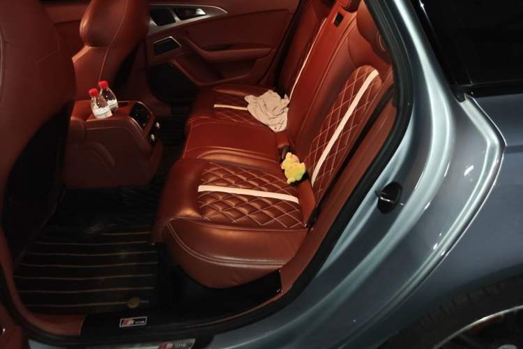 Used Audi A6L 2018 30th Anniversary Edition 45 TFSI quattro Sport model Left Rear Seat