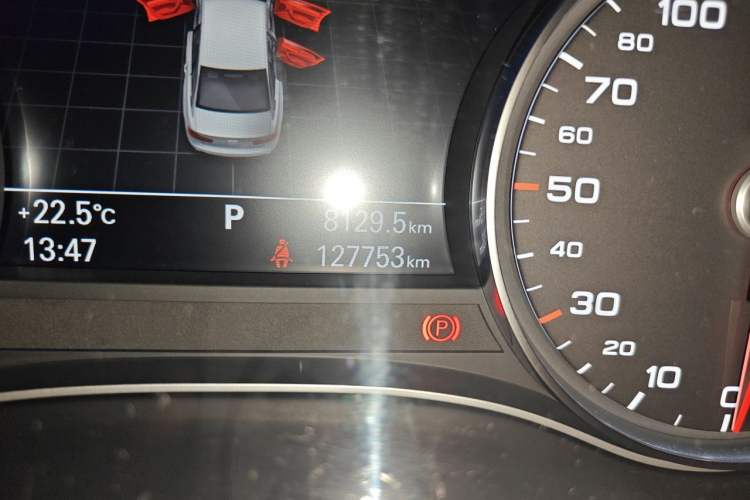 Used Audi A6L 2018 30th Anniversary Edition 35 TFSI Fashion Model Odometer Close Up
