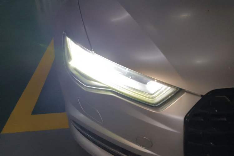 Used Audi A6L 2018 30th Anniversary Edition 35 TFSI Fashion Model Right Front Headlight