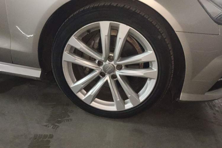 Used Audi A6L 2018 35 TFSI Collector's Edition Right Front Wheel Hub