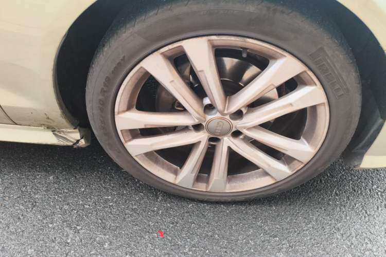 Used Audi A6L 2018 30th Anniversary Edition 35 TFSI Sport Edition Right Front Wheel Hub
