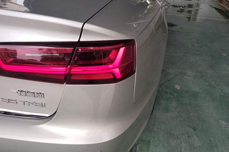 Used Audi A6L 2018 30th Anniversary Edition 35 TFSI Fashion Model Right Rear Taillight