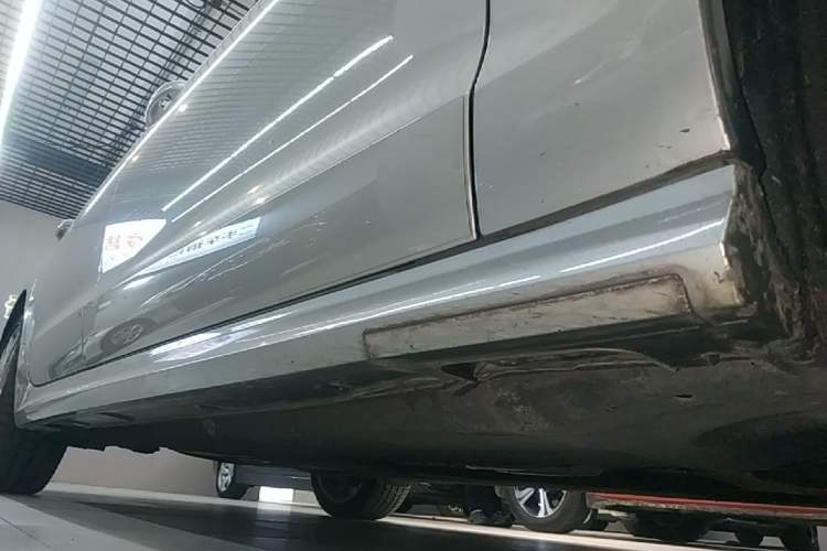Used Audi A6L 2018 30th Anniversary Edition 45 TFSI quattro Sport model Right Side Sill