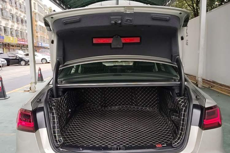 Used Audi A6L 2018 30th Anniversary Edition 35 TFSI Fashion Model Trunk