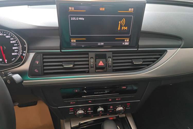Used Audi A6L 2018 30th Anniversary Edition TFSI Trendy Model Audio And AC Panel