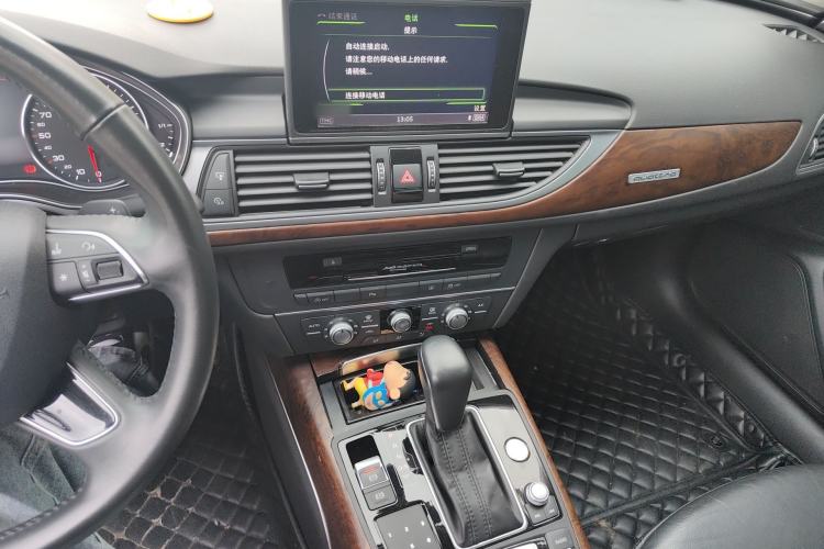 Used Audi A6L 2018 30th Anniversary Edition TFSI Trendy Model Audio And AC Panel