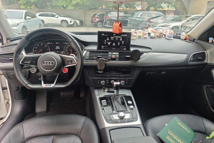 Used Audi A6L 2018 30th Anniversary Edition 35 TFSI Fashion Model Center Console