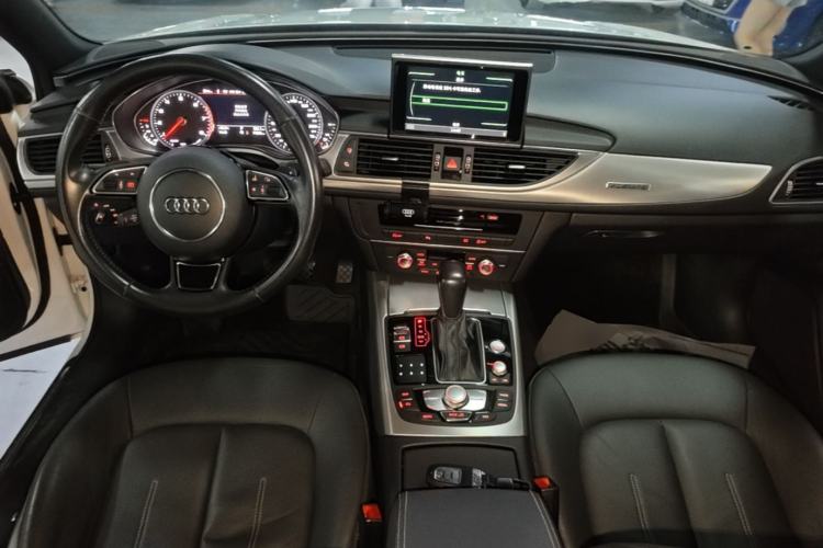 Used Audi A6L 2018 30th Anniversary Edition 45 TFSI quattro Sport model Center Console