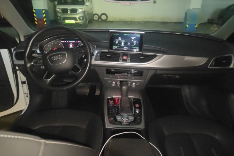 Used Audi A6L 2018 30th Anniversary Edition 35 TFSI Fashion Model Center Console