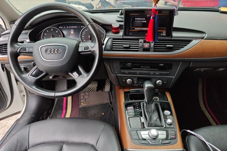 Used Audi A6L 2018 30th Anniversary Edition 30 FSI Style Model Center Console
