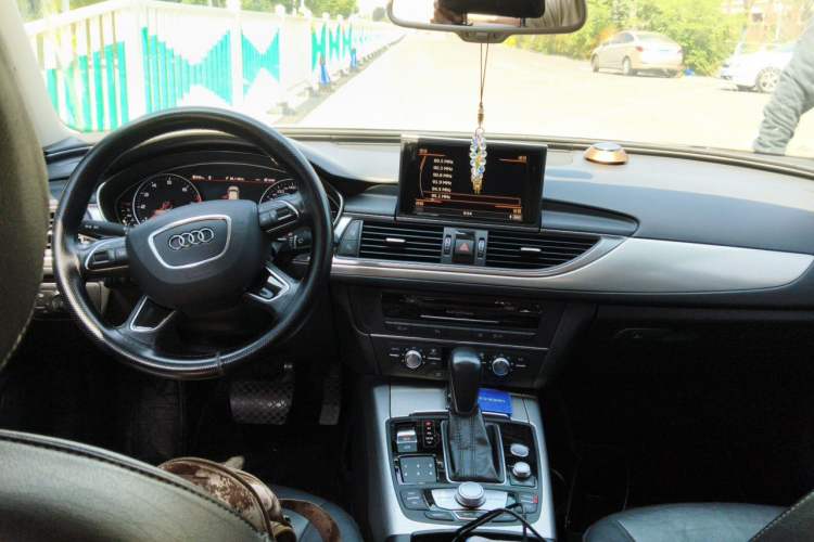 Used Audi A6L 2018 30th Anniversary Edition TFSI Trendy Model Center Console