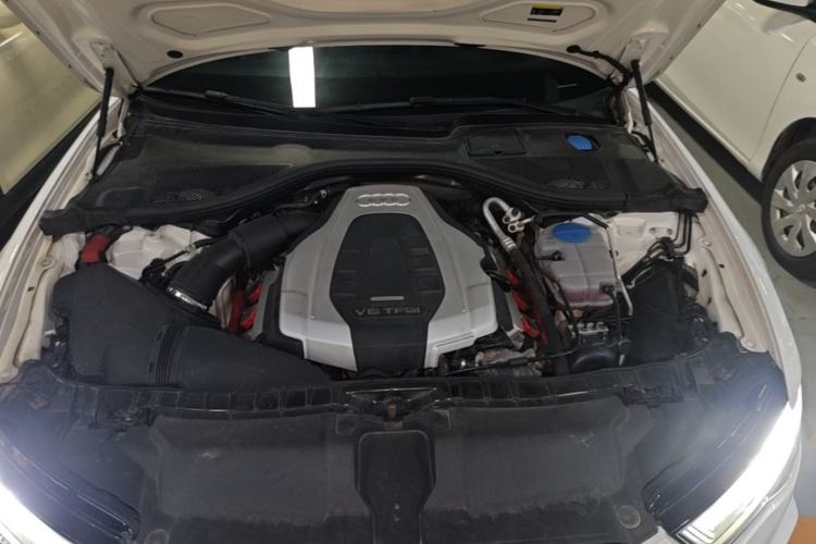 Used Audi A6L 2018 30th Anniversary Edition 45 TFSI quattro Sport model Engine Bay