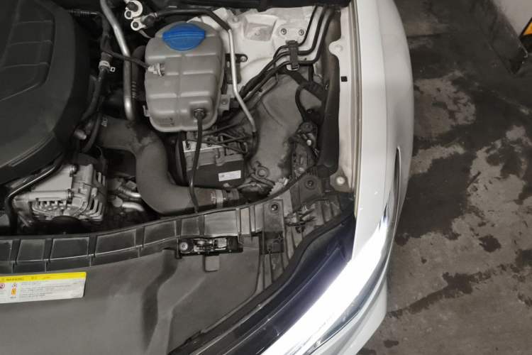 Used Audi A6L 2018 30th Anniversary Edition 35 TFSI Fashion Model Engine Bay Left