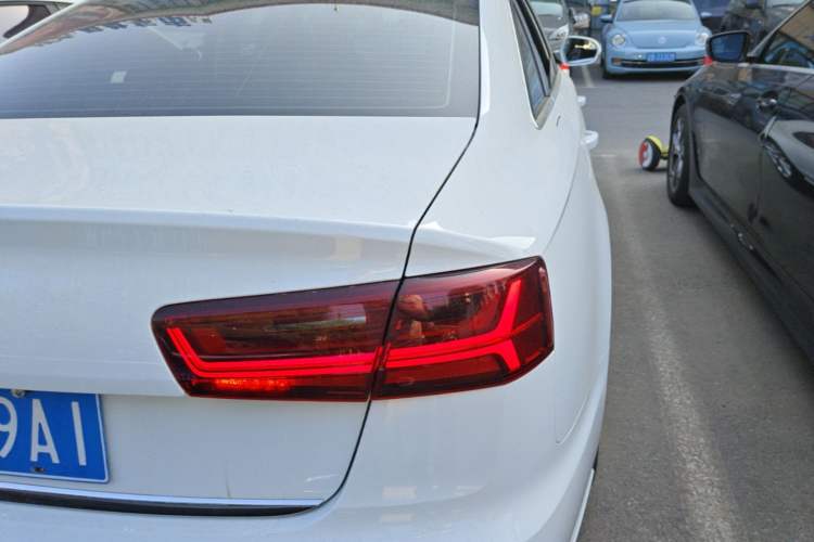 Used Audi A6L 2018 30th Anniversary Edition 35 TFSI Fashion Model Exterior 3