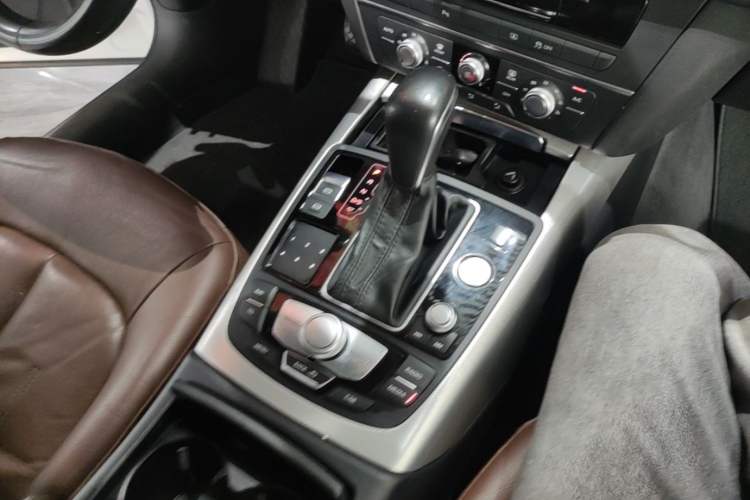 Used Audi A6L 2018 30th Anniversary Edition TFSI Trendy Model Gear Lever