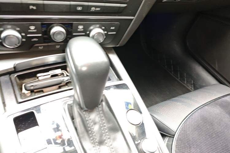 Used Audi A6L 2018 30th Anniversary Edition TFSI Trendy Model Gear Lever