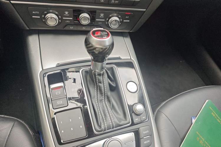 Used Audi A6L 2018 30th Anniversary Edition 35 TFSI Fashion Model Gear Lever