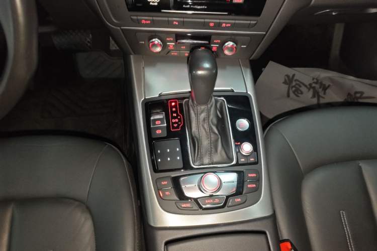 Used Audi A6L 2018 30th Anniversary Edition 45 TFSI quattro Sport model Gear Lever