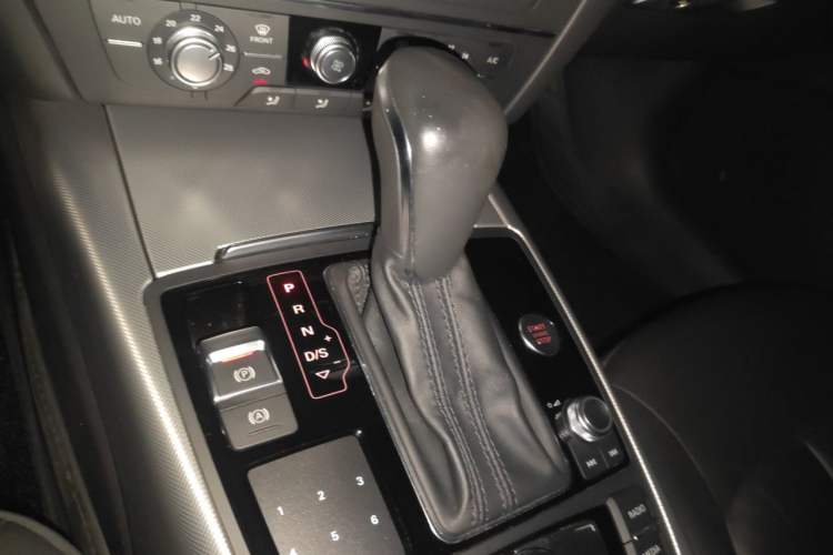 Used Audi A6L 2018 30th Anniversary Edition 35 TFSI Fashion Model Gear Lever
