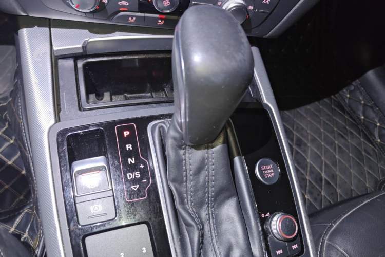 Used Audi A6L 2018 30th Anniversary Edition 35 TFSI Fashion Model Gear Lever