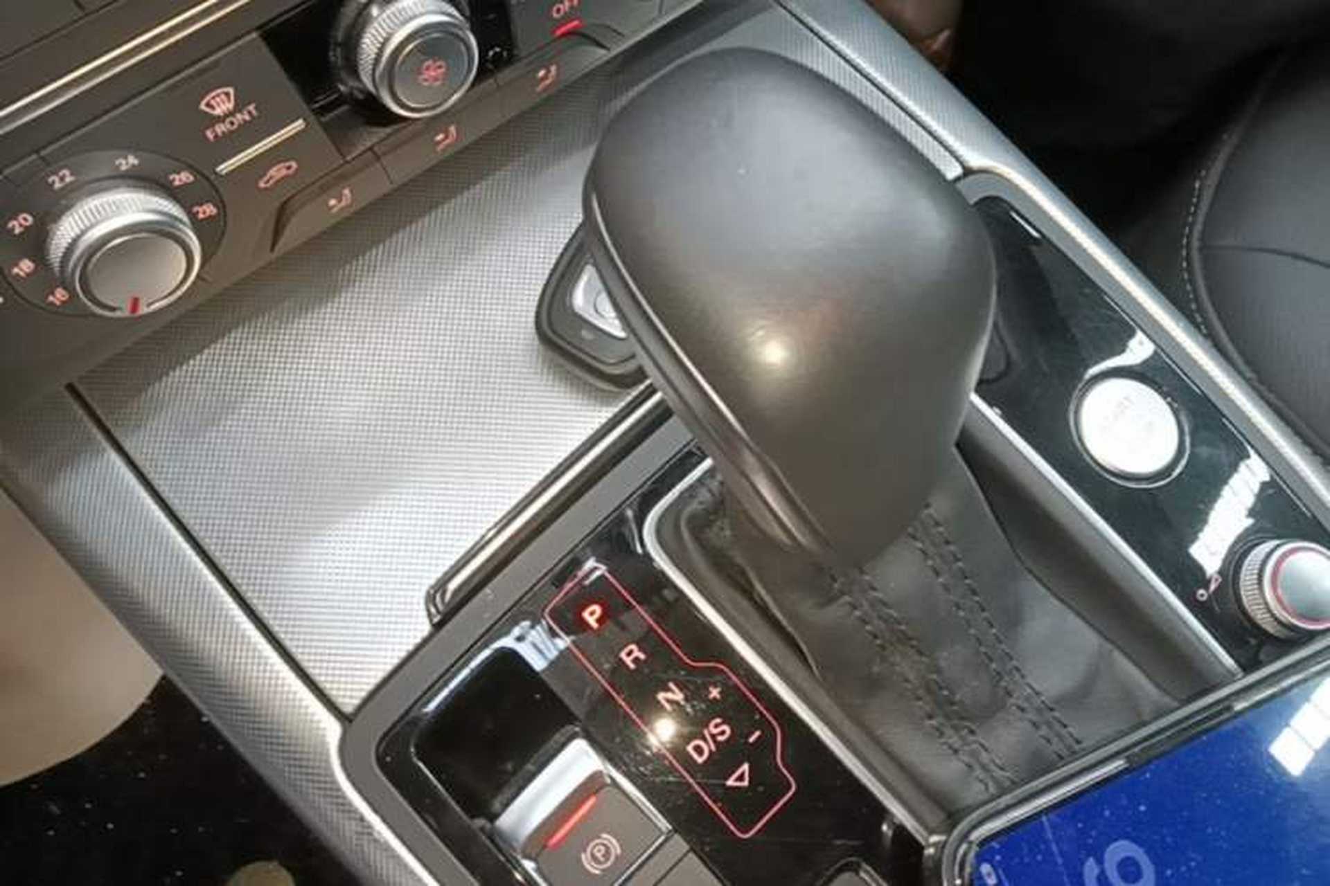 Used Audi A6L 2018 30th Anniversary Edition 35 TFSI Fashion Model Gear Lever