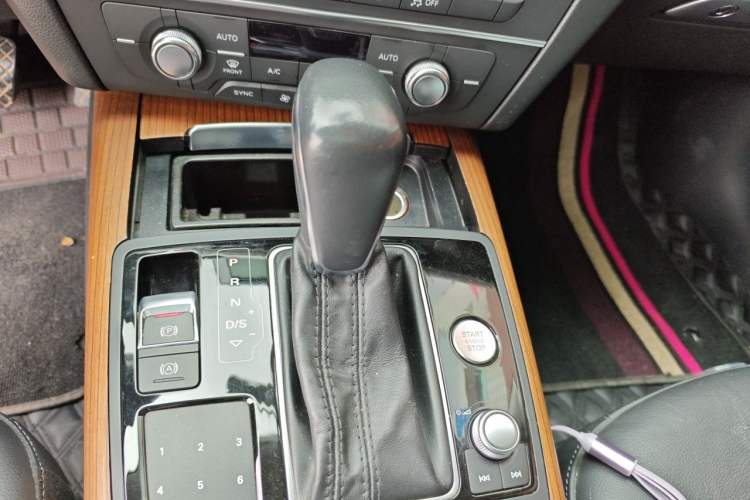 Used Audi A6L 2018 30th Anniversary Edition 30 FSI Style Model Gear Lever