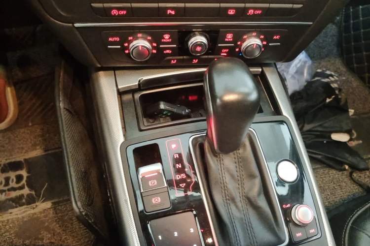 Used Audi A6L 2018 30th Anniversary Edition TFSI Trendy Model Gear Lever