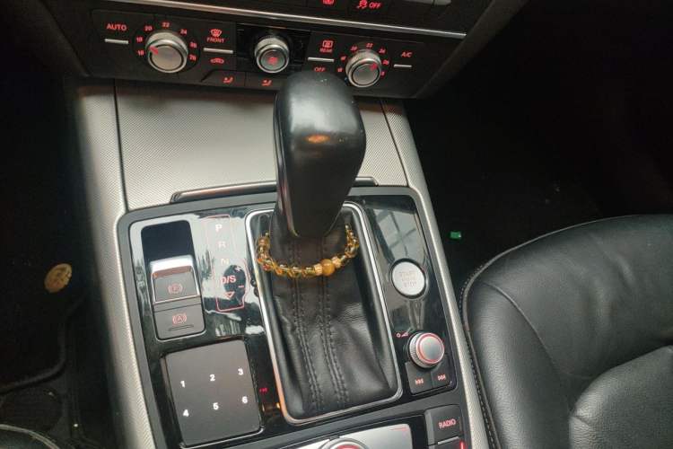 Used Audi A6L 2018 30th Anniversary Edition 35 TFSI Fashion Model Gear Lever