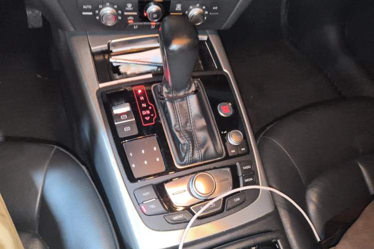 Used Audi A6L 2018 30th Anniversary Edition 35 TFSI Fashion Model Gear Lever