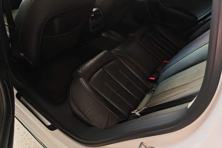 Used Audi A6L 2018 30th Anniversary Edition TFSI Trendy Model Left Rear Seat