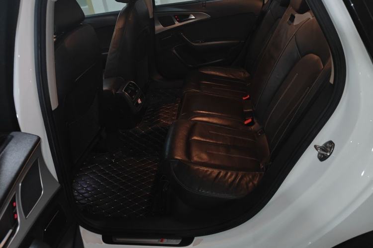 Used Audi A6L 2018 30th Anniversary Edition 35 TFSI Fashion Model Left Rear Seat