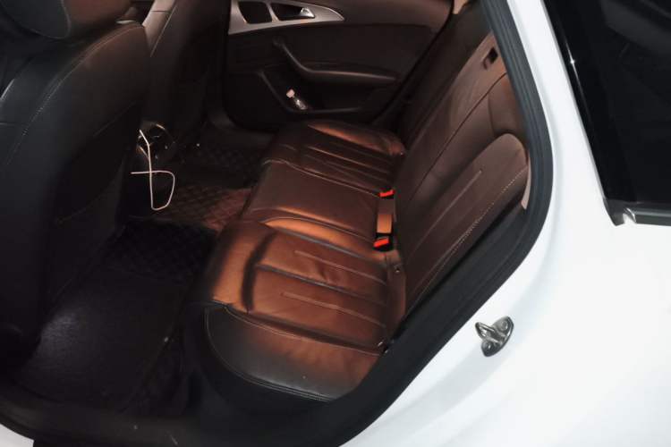Used Audi A6L 2018 30th Anniversary Edition 35 TFSI Fashion Model Left Rear Seat