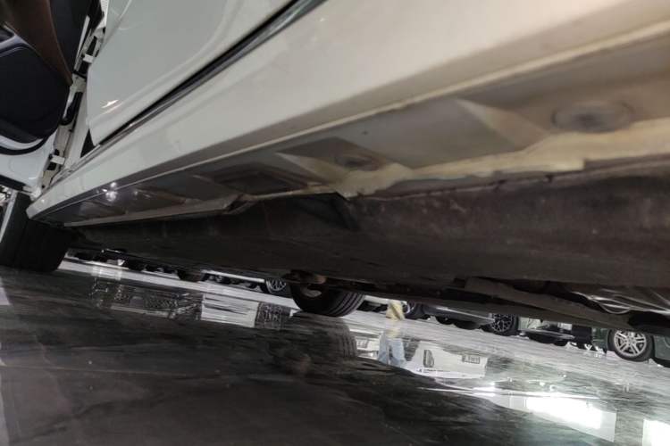 Used Audi A6L 2018 30th Anniversary Edition TFSI Trendy Model Left Side Sill
