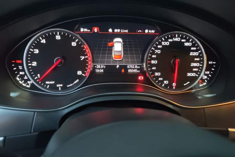Used Audi A6L 2018 30th Anniversary Edition 45 TFSI quattro Sport model Odometer Close Up