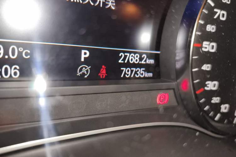 Used Audi A6L 2018 30th Anniversary Edition 35 TFSI Fashion Model Odometer Close Up