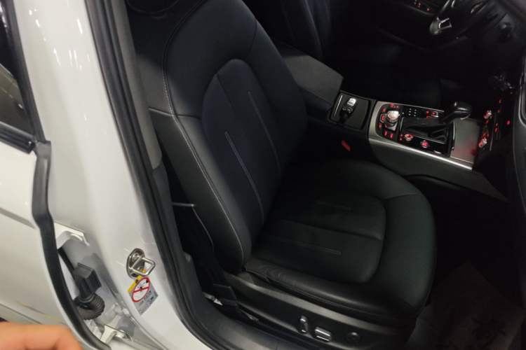 Used Audi A6L 2018 30th Anniversary Edition 45 TFSI quattro Sport model Right Front Seat