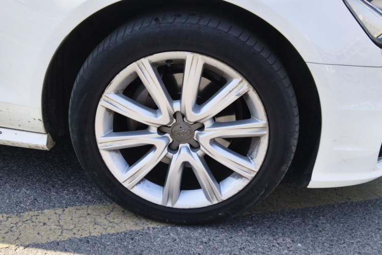 Used Audi A6L 2018 30th Anniversary Edition TFSI Trendy Model Right Front Wheel Hub