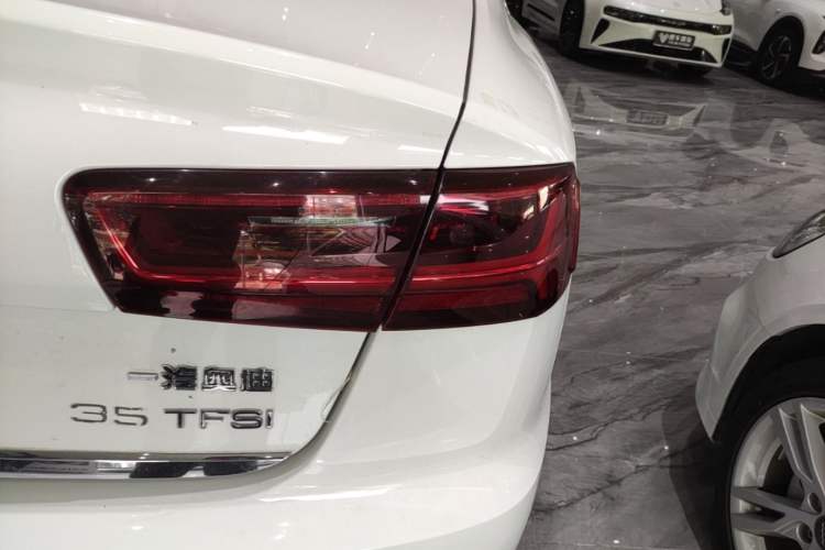 Used Audi A6L 2018 30th Anniversary Edition TFSI Trendy Model Right Rear Taillight