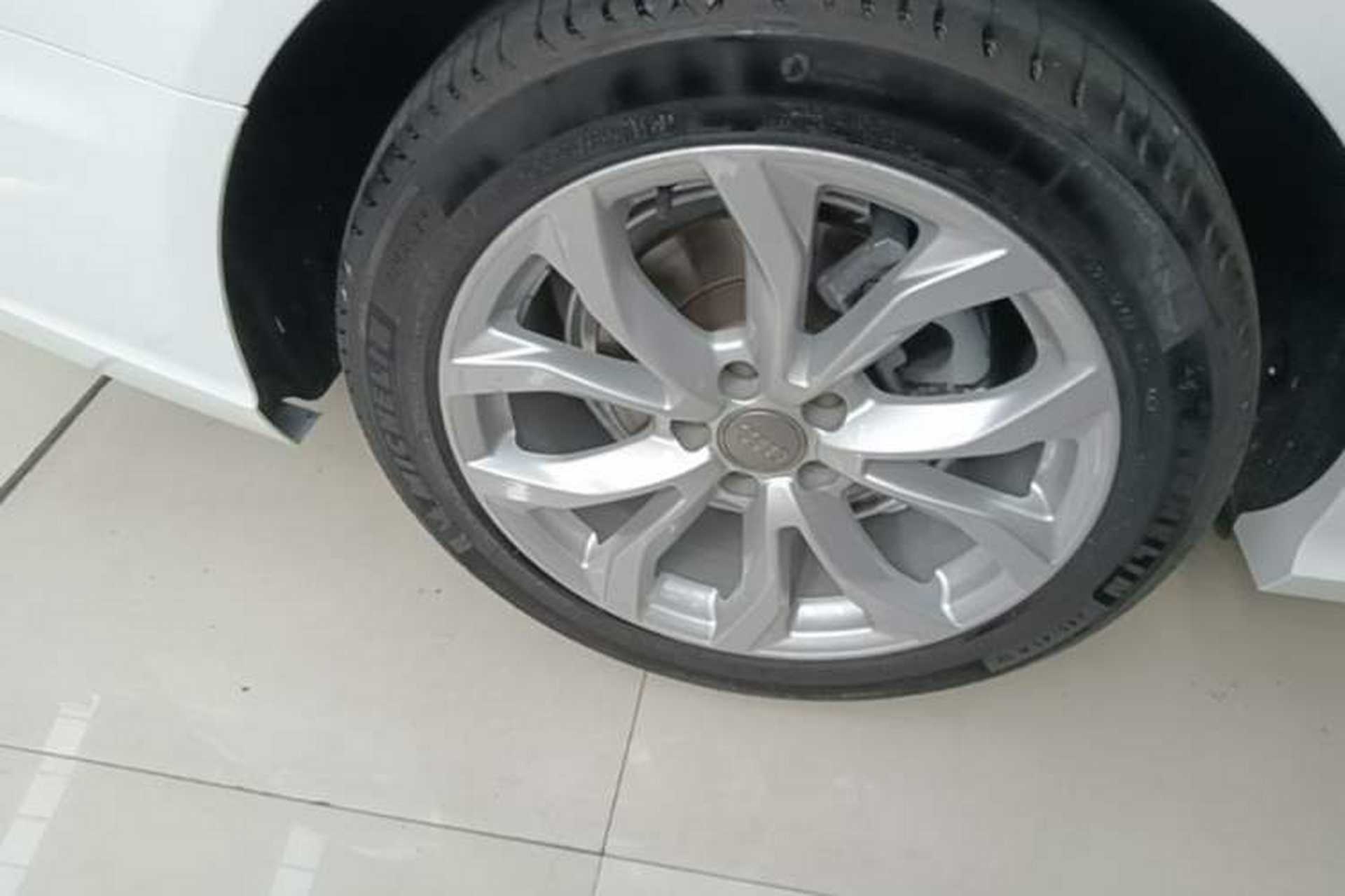 Used Audi A6L 2018 30th Anniversary Edition 35 TFSI Fashion Model Right Rear Wheel Hub