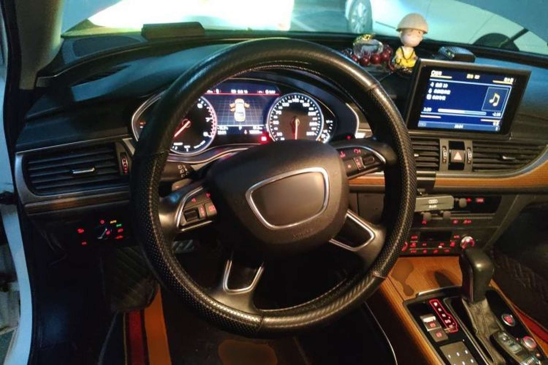 Used Audi A6L 2018 30th Anniversary Edition 30 FSI Style Model Steering Wheel