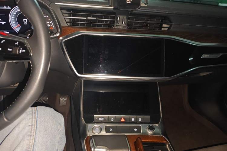 Used Audi A6L 2019 40 TFSI Luxury Dynamic Model Audio And AC Panel