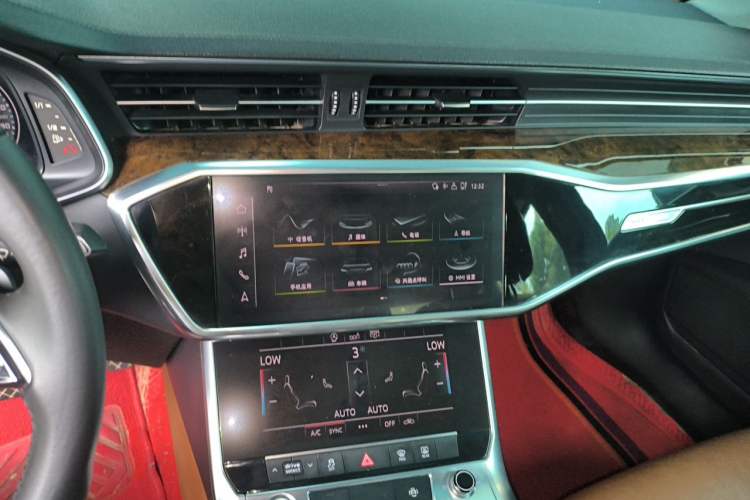 Used Audi A6L 2019 40 TFSI Luxury Prestige Edition Audio And AC Panel