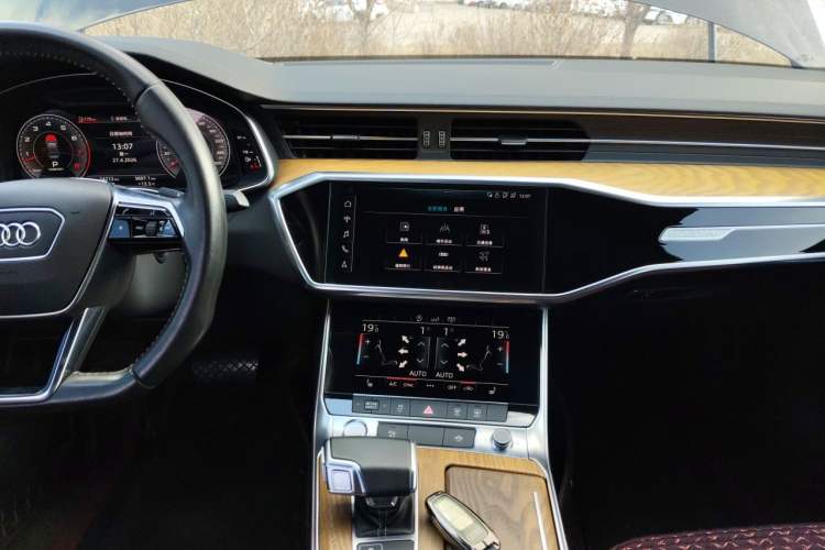 Used Audi A6L 2019 55 TFSI quattro Prestige Dynamic Edition Audio And AC Panel