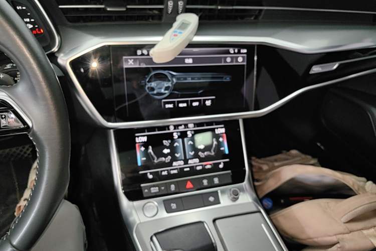 Used Audi A6L 2019 45 TFSI Prestige Dynamic Edition Audio And AC Panel
