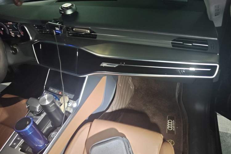 Used Audi A6L 2019 40 TFSI Luxury Prestige Edition Audio And AC Panel